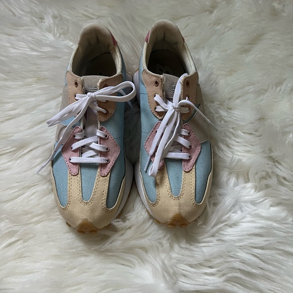 New Balance 327 Women's Sneakers - Picture 6 of 10